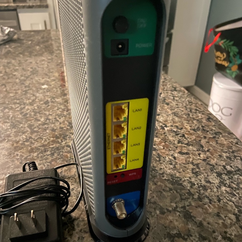 Like New Motorola AC1900 Router Model MG7700 - Picture 3 of 7